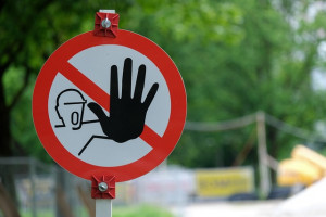 warning sign 4240442 640